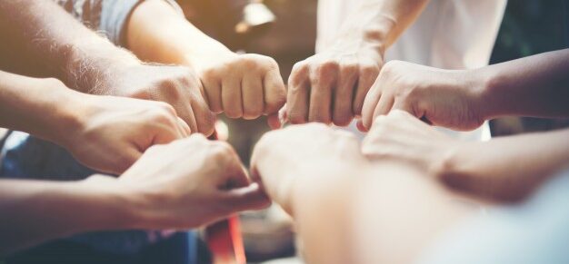 strength-people-hands-success-meeting_1150-1690